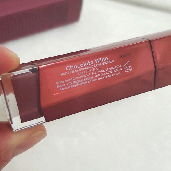 NIB Too Faced Melted Chocolate Matte Eye Shadow in Chocolate Wine - Picture 5 of 11